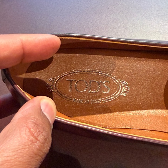 Tod's Burgundy Leather Loafers with Tassels - Picture 3 of 12